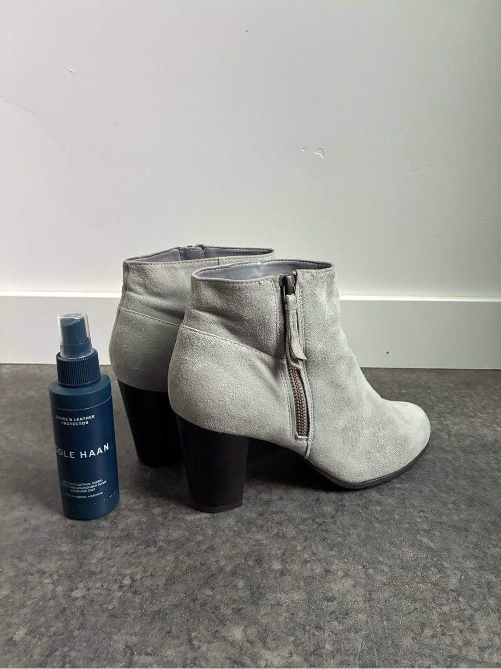 Cole Haan Bootie in Light Gray Microsuede Ankle Boots Size 9
